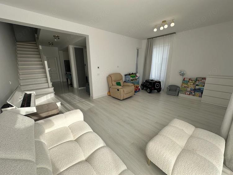 Casă cu 4 camere cu Teren 275 Mp în Sud