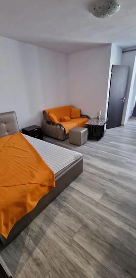 Garsonieră decomandată în Take Ionescu