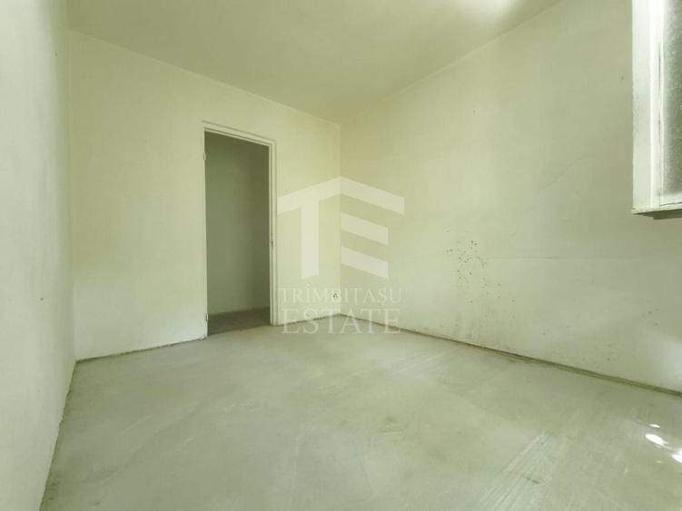 Apartament cu 3 camere semidecomandat în Central