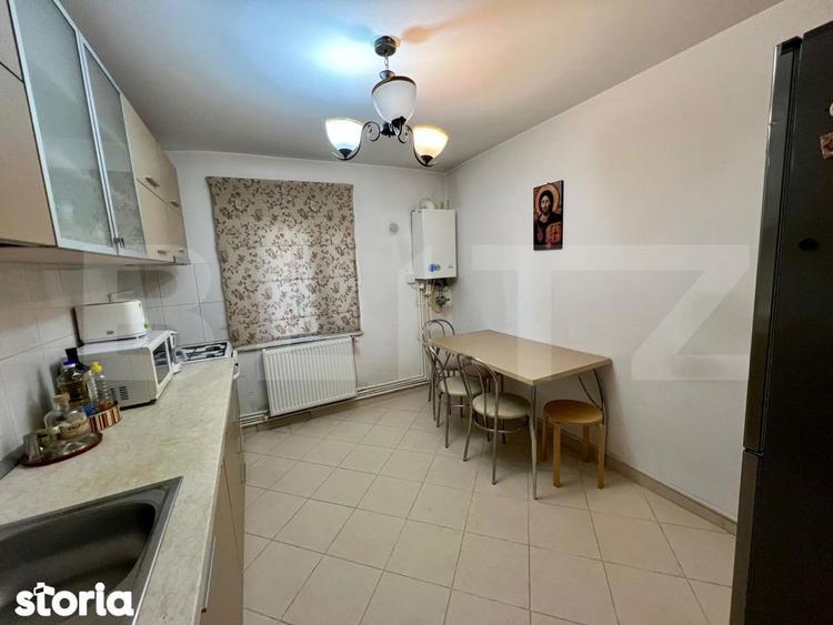 Apartament cu 3 camere decomandat, mobilat în Central