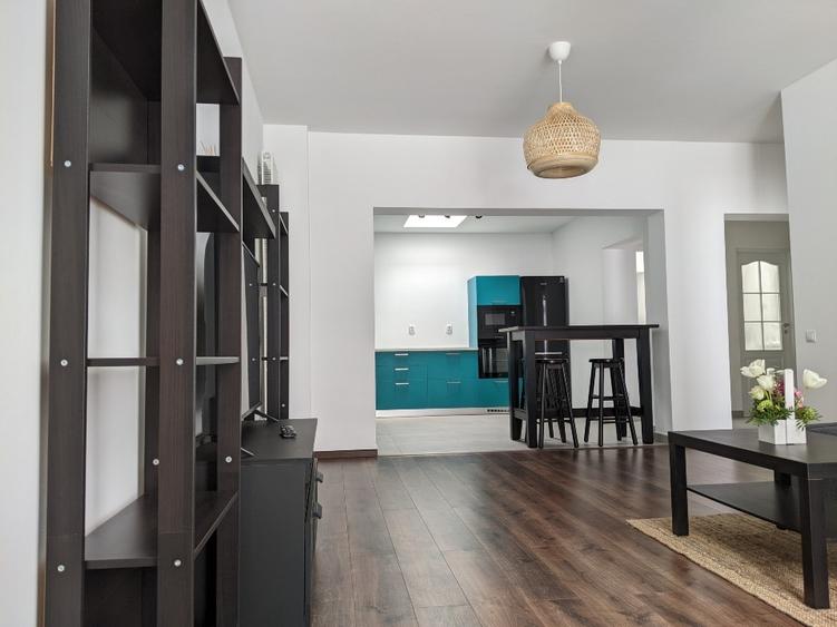 Apartament cu 3 camere decomandat în Noua