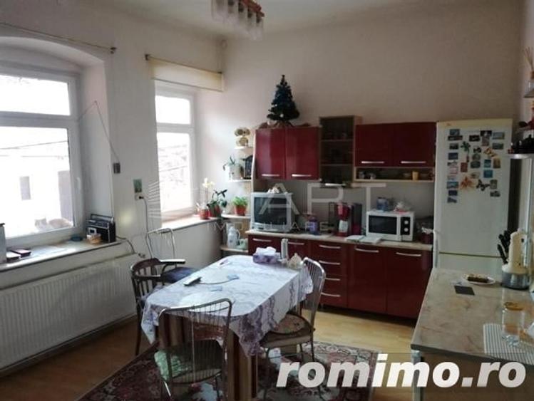 Casă cu 9 camere cu Teren 1545 Mp în Cristian