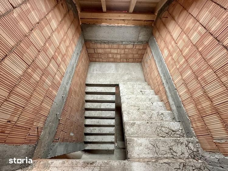 Casă cu 6 camere cu Teren 523 Mp în Ciurila