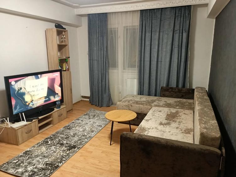 Apartament cu 2 camere semidecomandat, mobilat în Tătărași