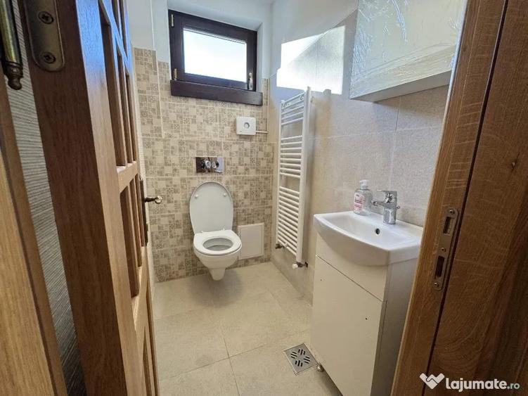 Casă cu 6 camere cu Teren 1000 Mp în Central