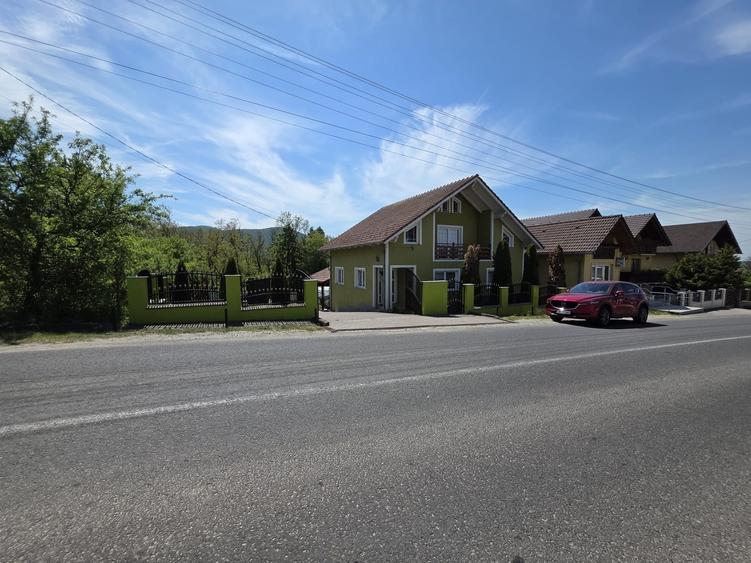 Casă cu 4 camere în Călinești-Oaș