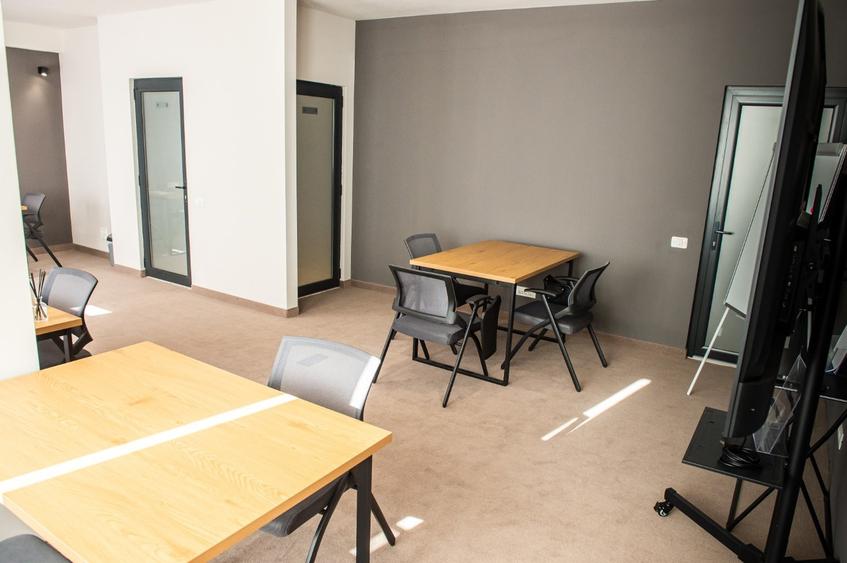 Birou, de 35.299999237061 mp, în Casa de Cultură