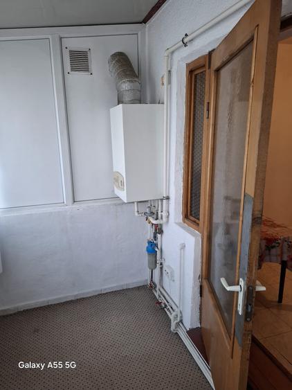 Apartament cu 3 camere decomandat în 13 Decembrie