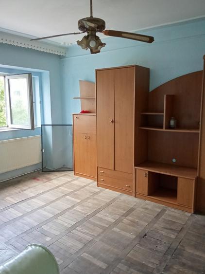 Apartament cu 3 camere decomandat în Alexandru cel Bun