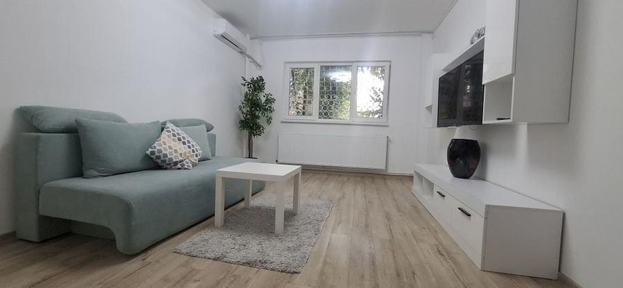 Apartament cu 3 camere decomandat în Rahova