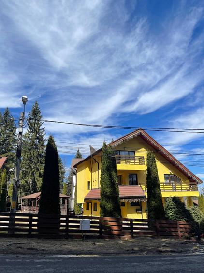 Casă cu 4 camere cu Teren 1000 Mp în Central