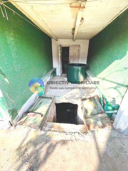 Casă cu 6 camere cu Teren 1614 Mp în Slobozia (Roznov)