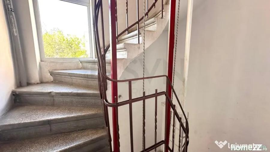 Apartament cu 5 camere semidecomandat în Universitate