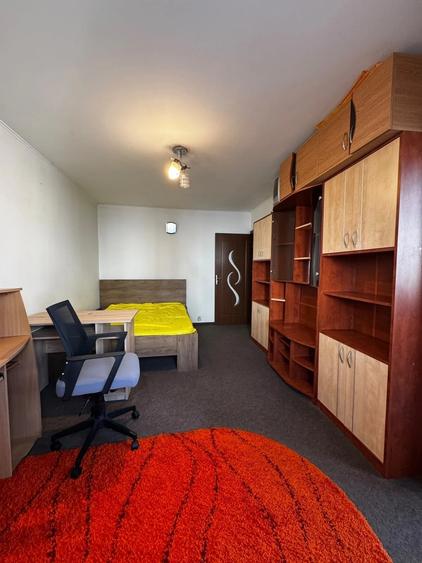 Apartament cu 2 camere decomandat în Podul de Fier