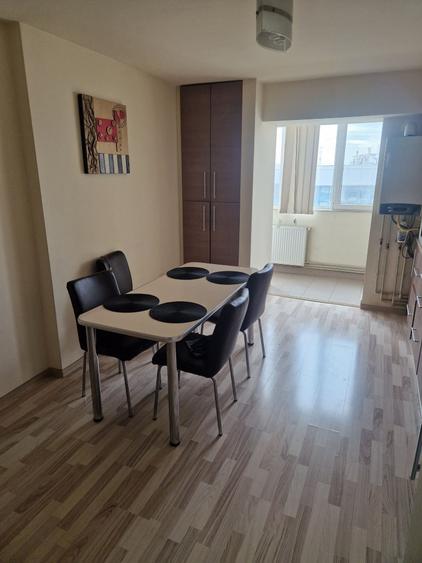 Apartament cu 2 camere semidecomandat în Intim