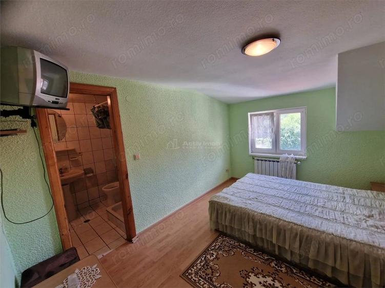Casă cu 7 camere cu Teren 720 Mp în Vest