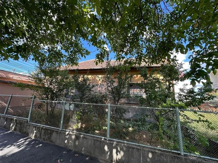 Casă individuală cu 4 camere cu Teren 980 Mp în Dorobanților