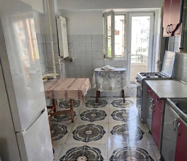 Apartament cu 3 camere decomandat în Nerva Traian