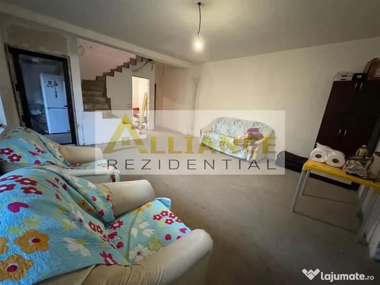 Casă cu 7 camere cu Teren 450 Mp în Jilava
