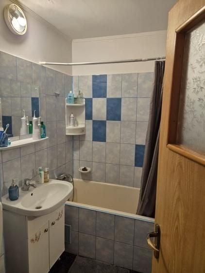 Apartament cu 2 camere semidecomandat, mobilat în Berceni