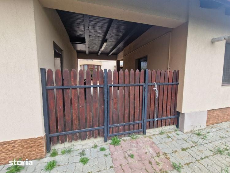 Casă cu 5 camere cu Teren 2543 Mp în Vest