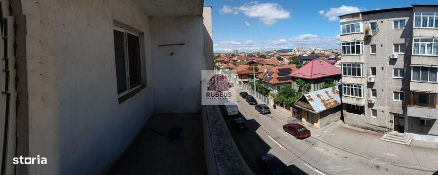 Apartament cu 4 camere în Gura Văii