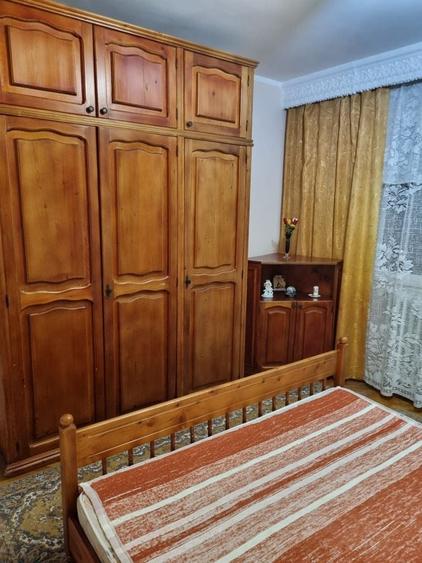 Apartament cu 3 camere decomandat în Cetate