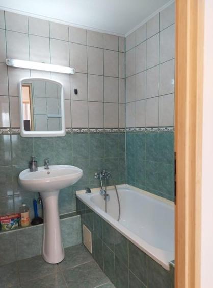 Apartament cu 2 camere decomandat în Crângași