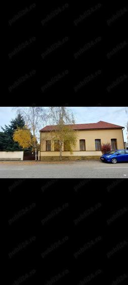 Casă cu 6 camere cu Teren 1330 Mp în Central