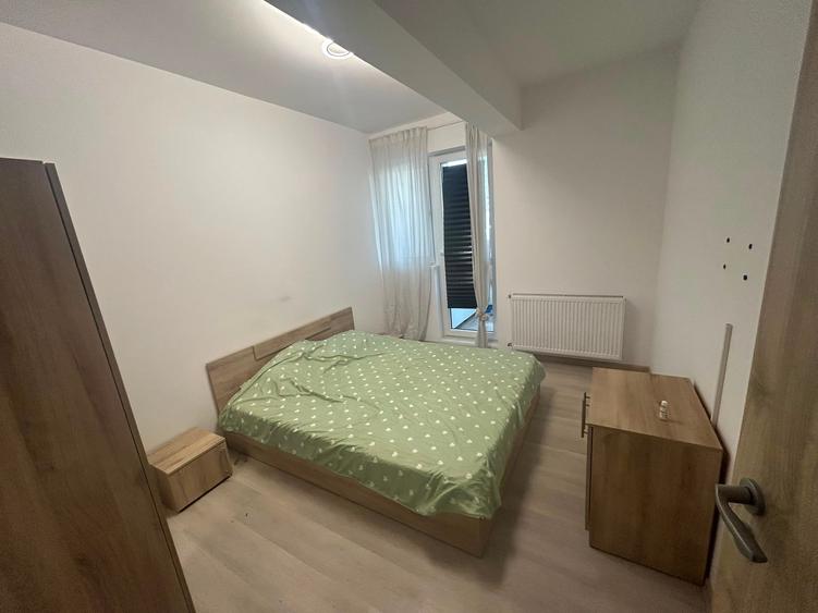 Apartament cu 2 camere semidecomandat în Berceni