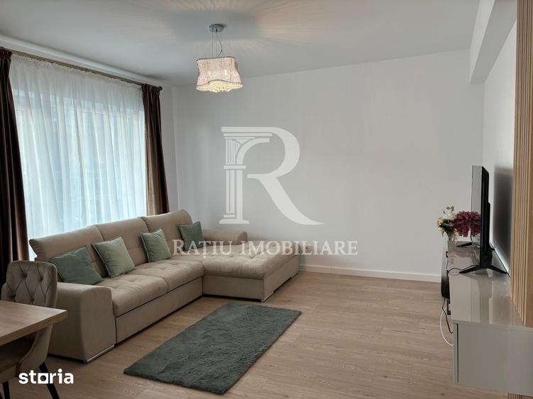 Apartament cu 3 camere, mobilat în Seleuș