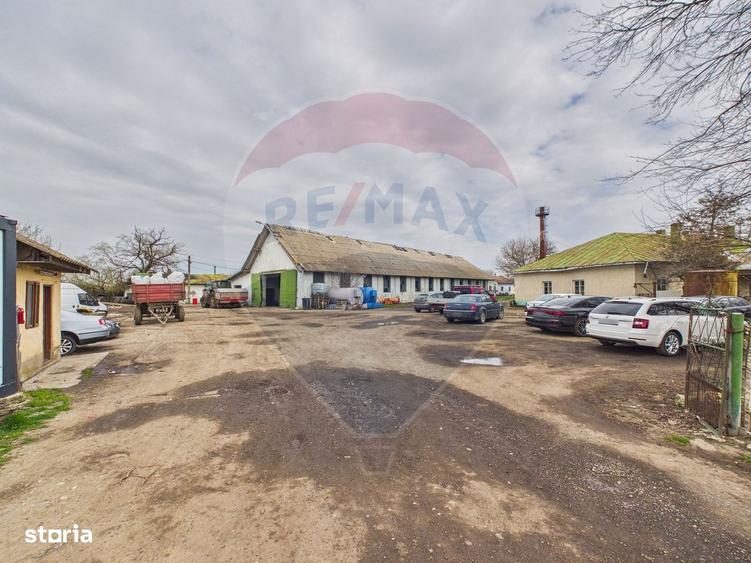 Spațiu comercial, de 7,850 mp, în Lehliu