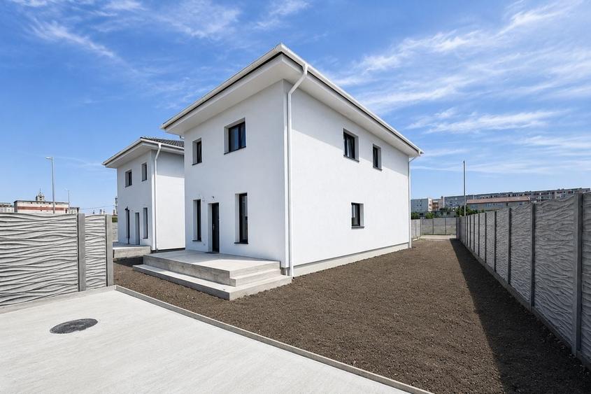Casă individuală cu 5 camere cu Canalizare în UTA