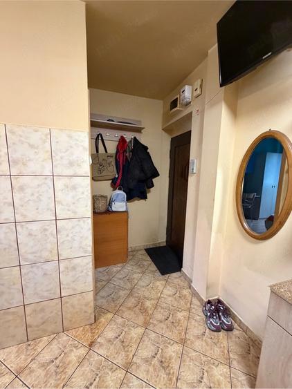 Apartament cu 3 camere semidecomandat în Șagului