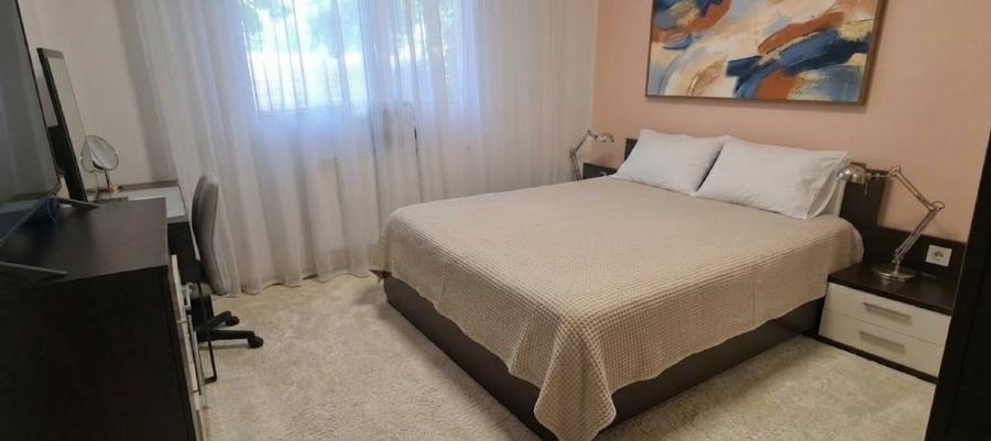 Apartament cu 3 camere decomandat, mobilat în Energiei