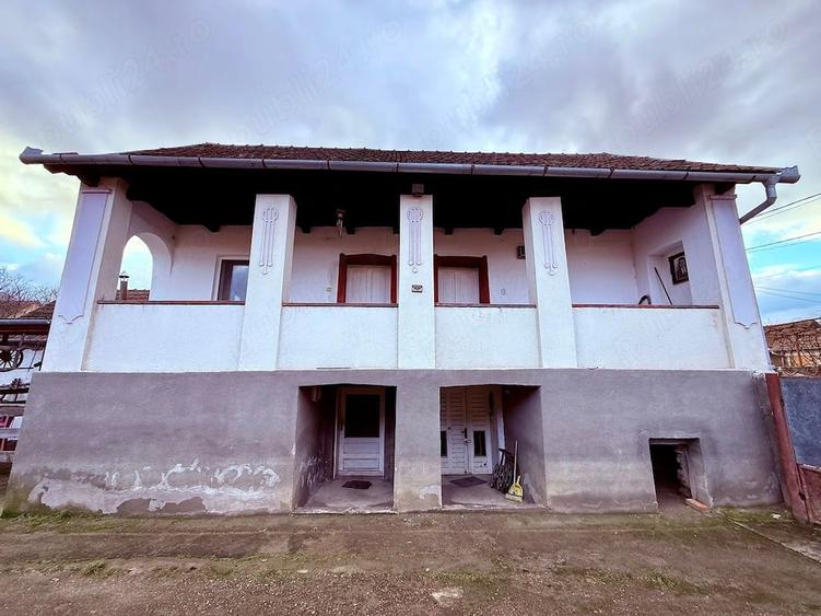 Casă cu 4 camere cu Teren 270 Mp în Josani