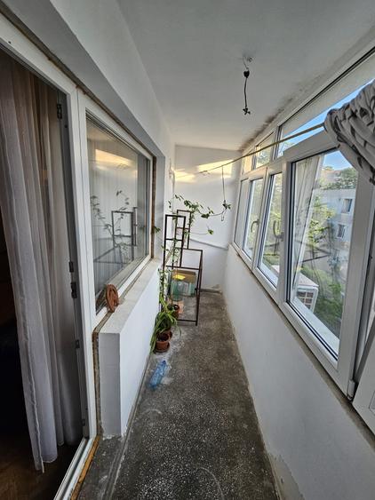 Apartament cu 3 camere decomandat în Titan