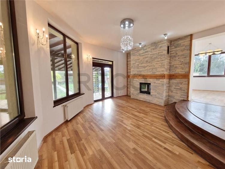 Casă cu 8 camere cu Teren 2756 Mp în Sântandrei