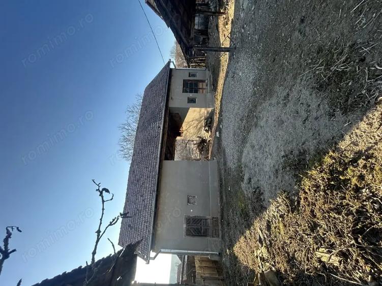 Casă cu 3 camere cu Teren 1400 Mp în Lopadea Veche