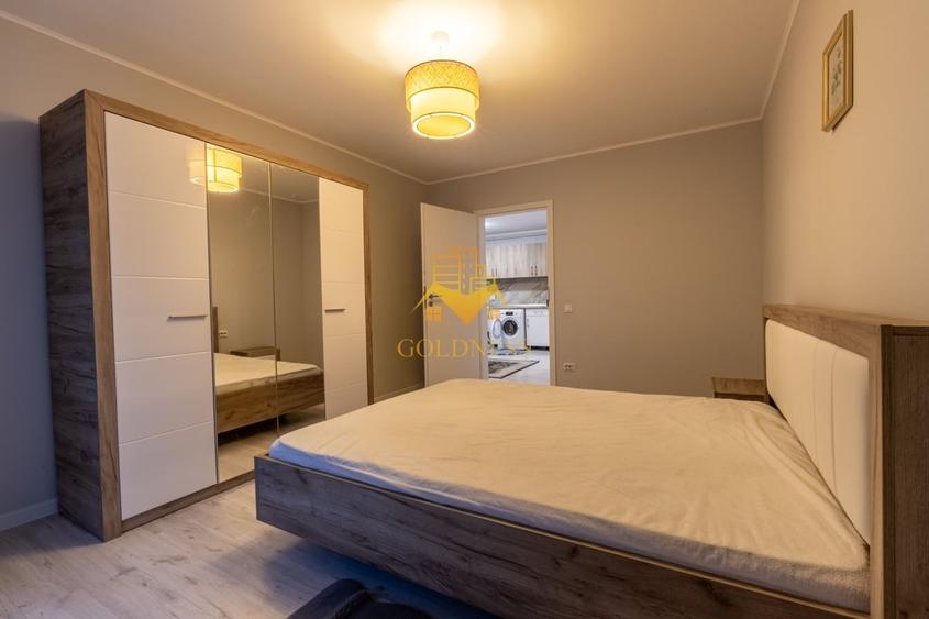 Apartament cu 3 camere semidecomandat în Tineretului