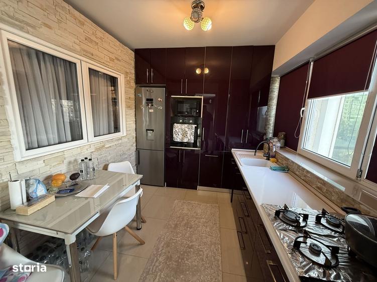 Apartament cu 3 camere decomandat, mobilat în Brătianu