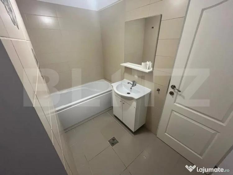 Apartament cu 3 camere decomandat, mobilat în Central