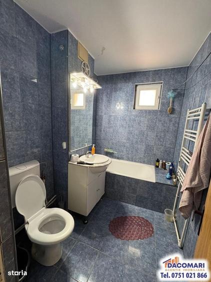 Apartament cu 3 camere decomandat în Micro 18