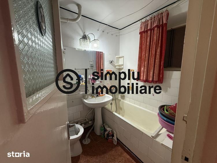 Apartament cu 3 camere decomandat în Valea Rosie