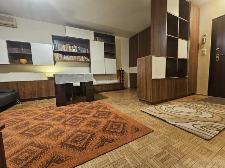 Apartament cu 2 camere decomandat, mobilat în Sala Palatului
