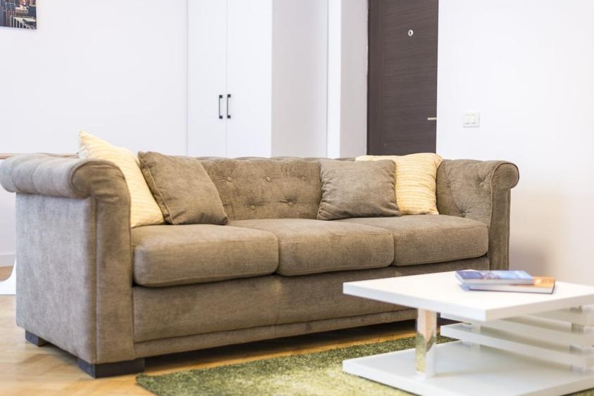 Apartament cu 2 camere decomandat, mobilat în Universitate