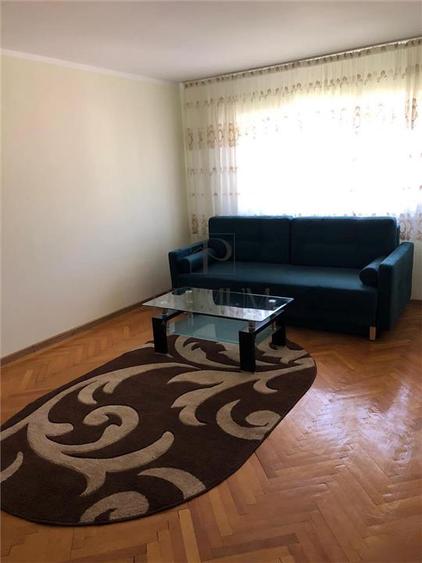 Apartament cu 3 camere decomandat în Baba-Dochia