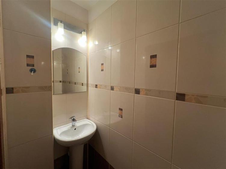 Apartament cu 3 camere decomandat, mobilat în Păcurari
