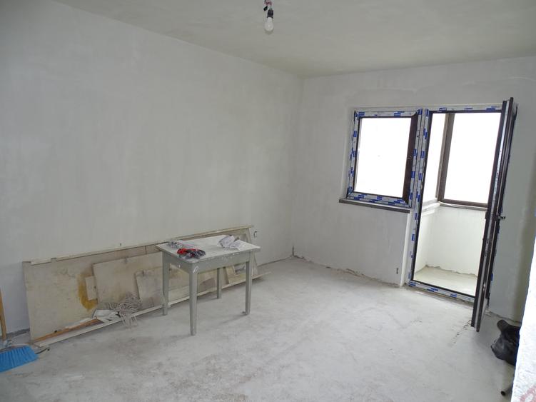 Apartament cu 3 camere decomandat în Feldioara