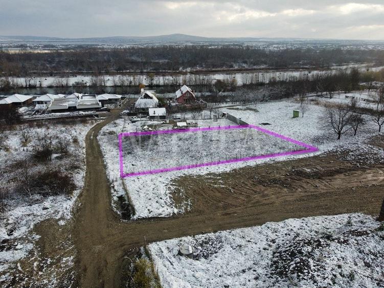 Teren Construcții intravilan de 1000 mp, în Podgoria